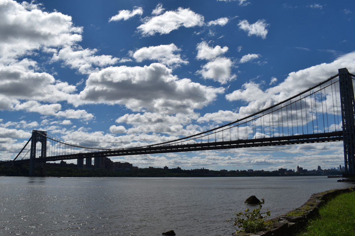 ニュージャージー側から眺めたニューヨークとジョージワシントン橋
